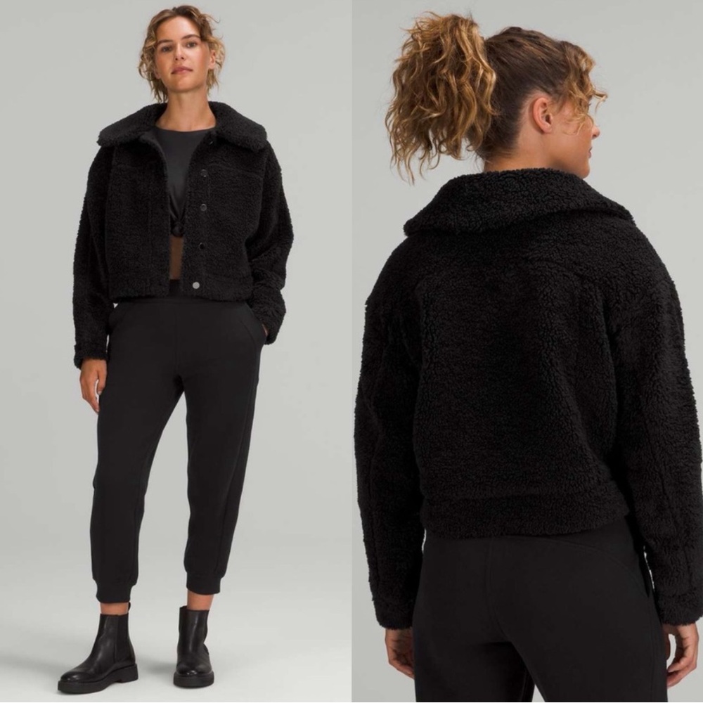 Lululemon Textured Fleece‎ Button Jacket
Black Size 6